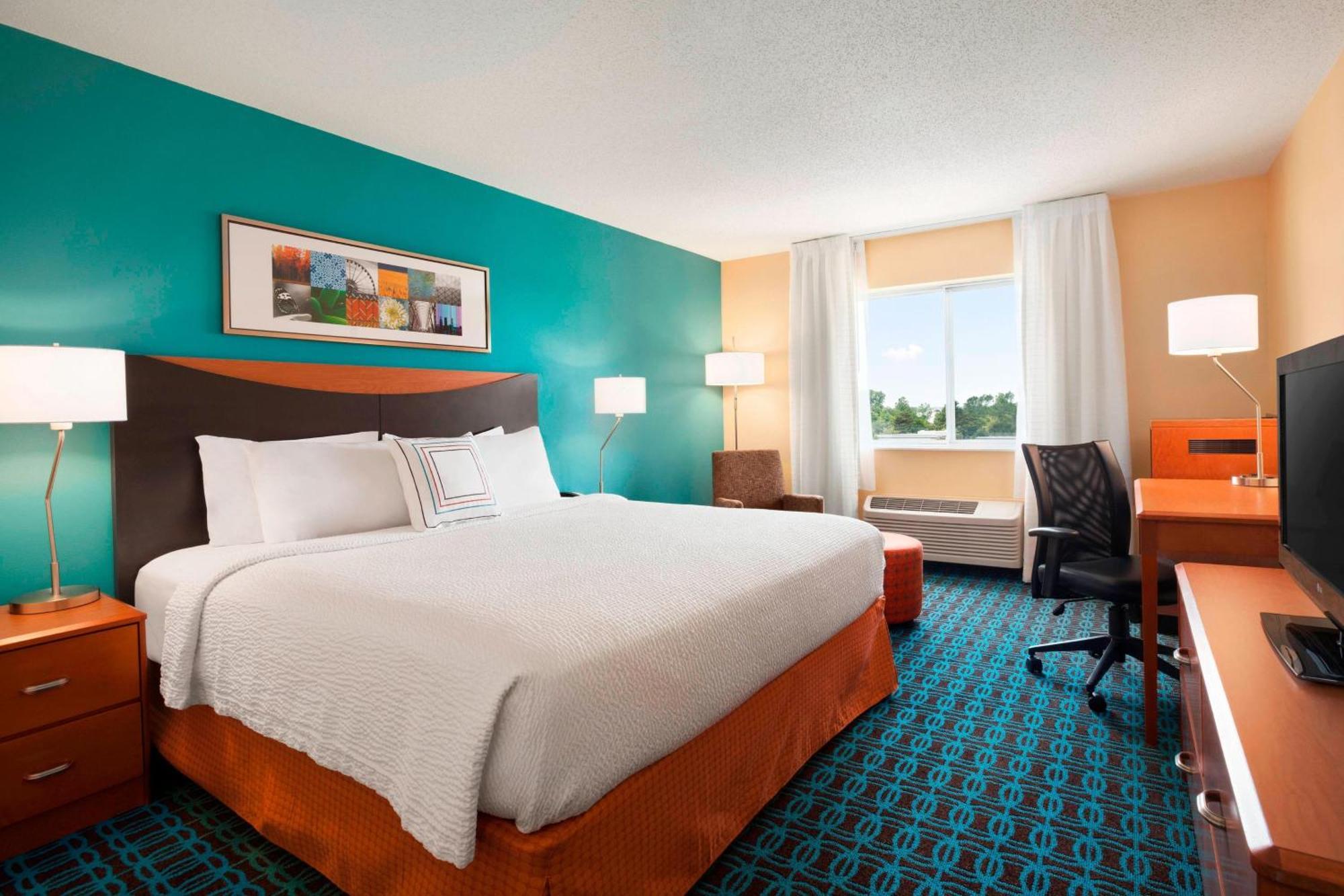 Fairfield & Lansing West Hotel